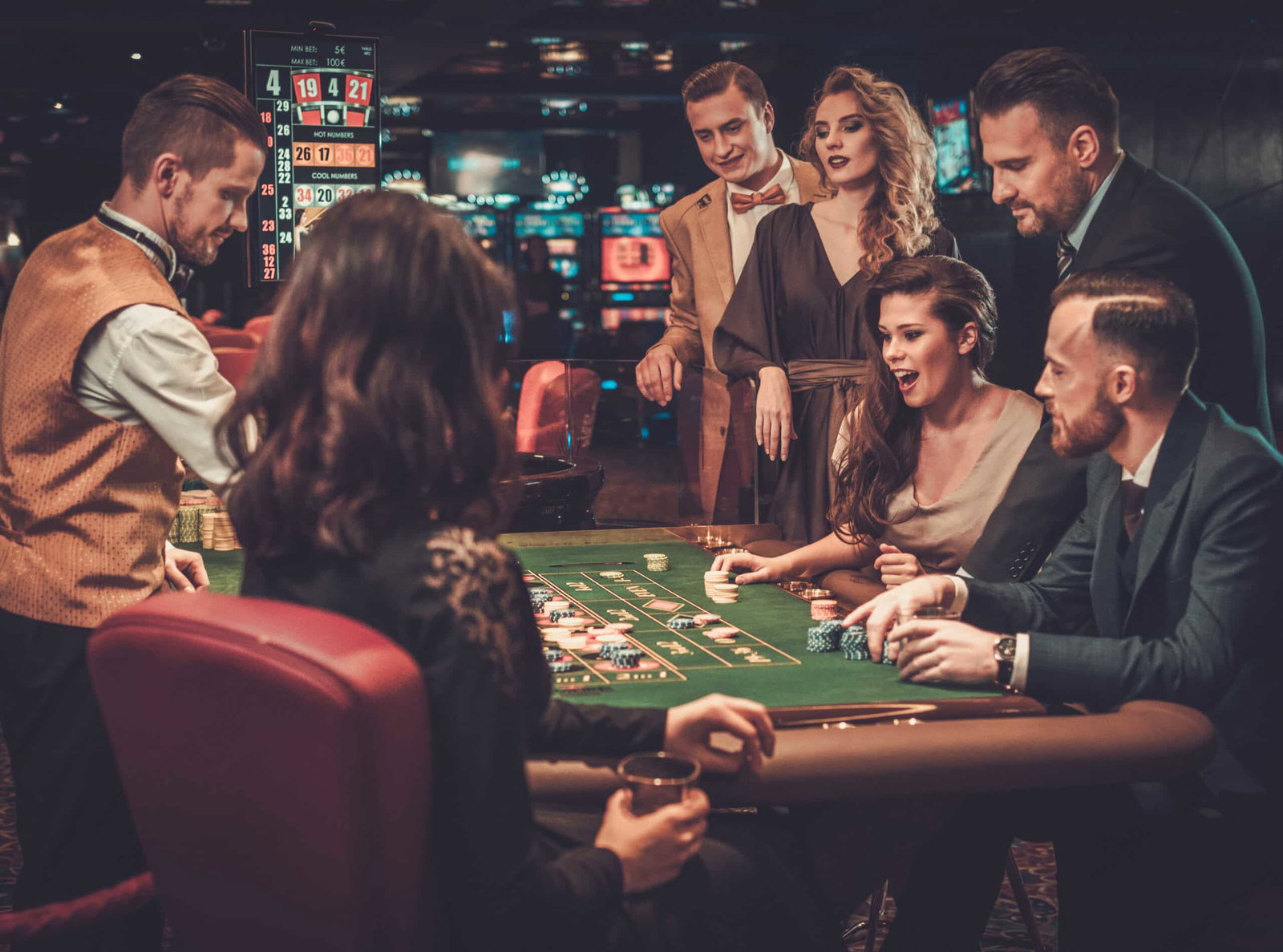 Upper,Class,Friends,Gambling,In,A,Casino