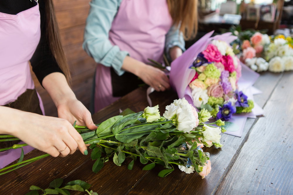Master,Class,On,Making,Bouquets ,Spring,Bouquet ,Learning,Flower,Arranging,