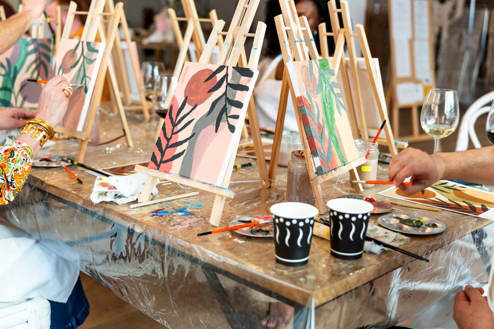 Painting,Workshop ,Students,Painting,In,Art,Class