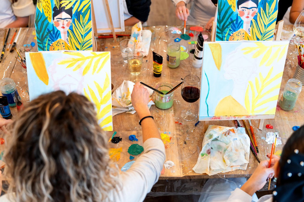 Group,Of,Women,Actively,Participating,In,A,Creative,Sip,And