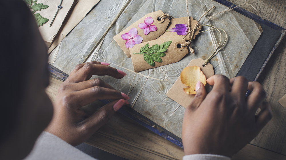 Woman,Creates,Pressed,Flower,Art